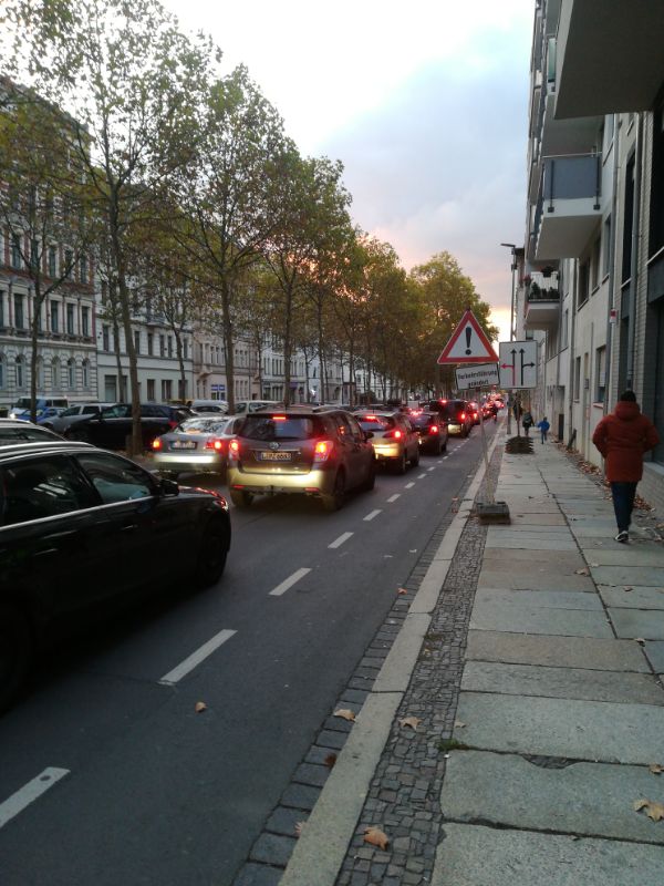 Stau auf der Kurt-Eisner-Straße