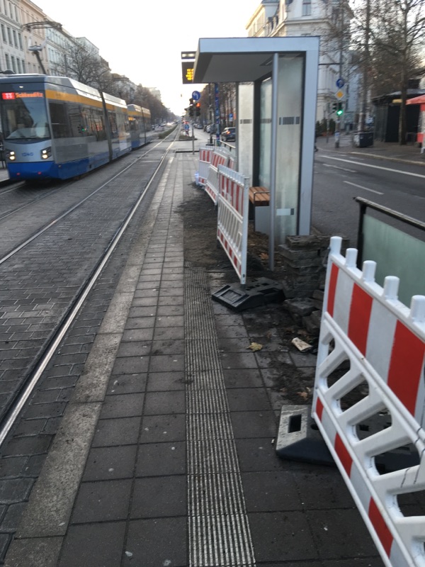 Neue Wartehäuschen sind da