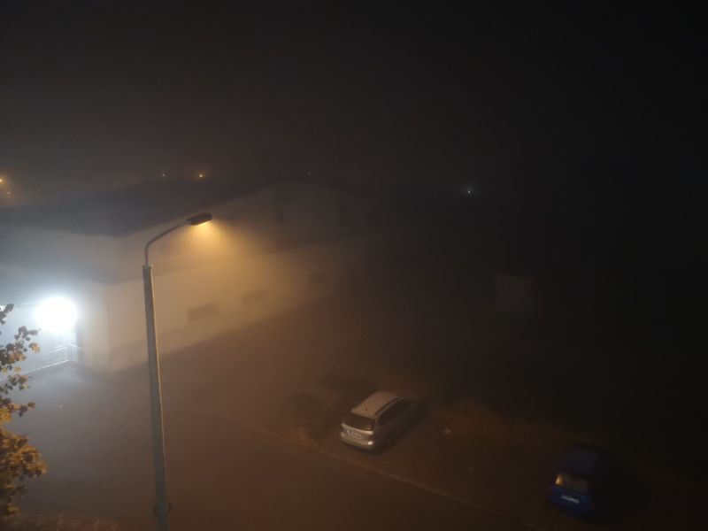 Der Nebel hat die Stadt weiter im Griff