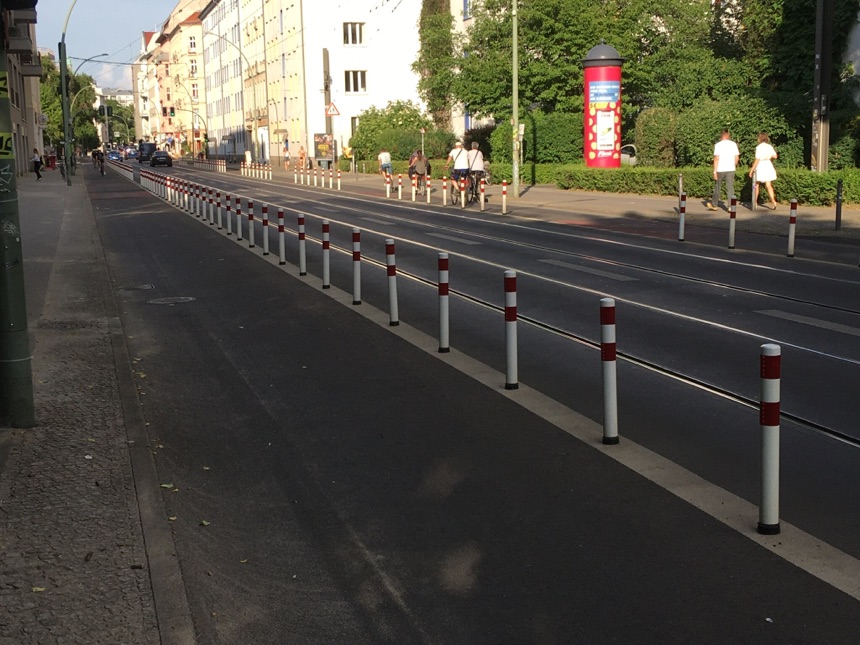  Neue Fahrradwege in der Invalidenstrasse 