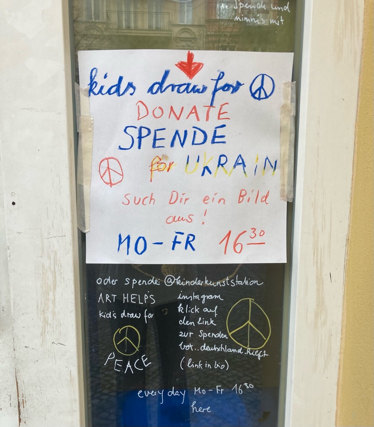 Spendenaktion „Kids draw for peace“