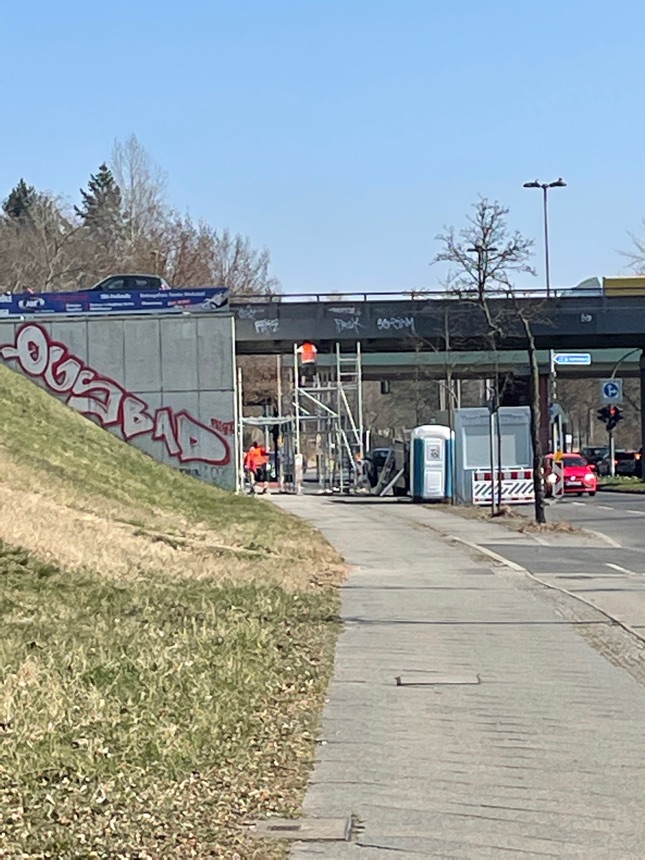 Baustelle an der S-Bahn Brücke am in Tegel!