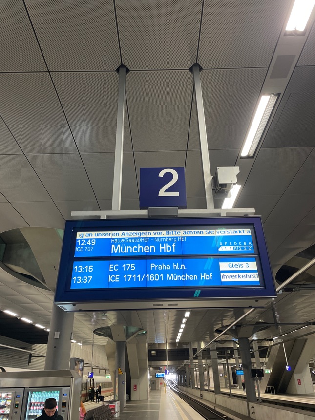 Zugzielanzeigen am Hauptbahnhof komplett gestört