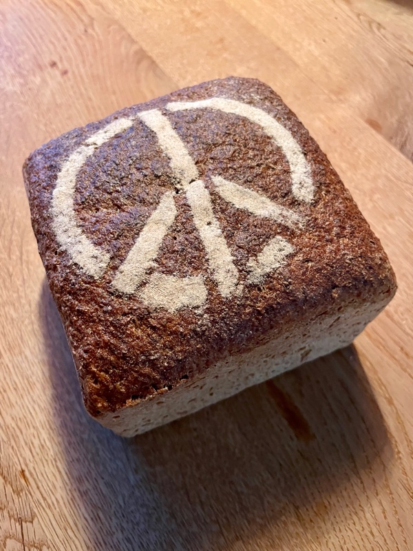 Brot für den Frieden beim Biobäcker